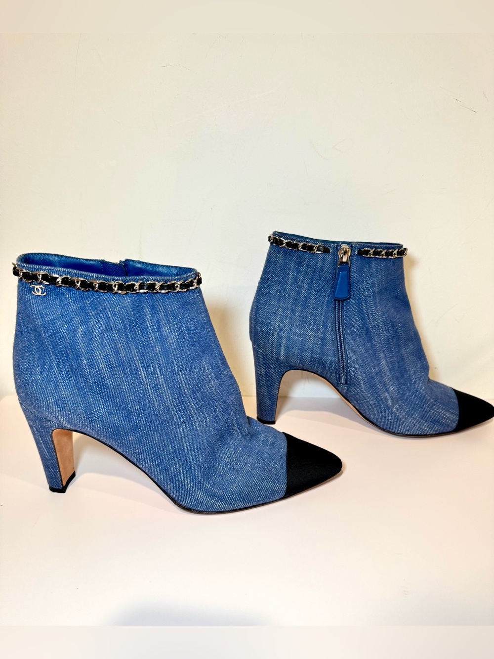 Chanel CC Logo & Chain Blue Denim & Grosgrain Cap Toe Ankle Boots Sz 39
